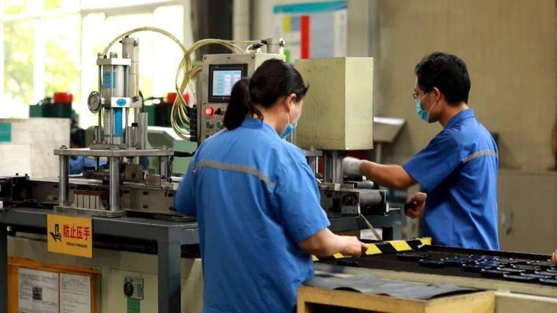 汽车保养用品材质揭秘：耐用品的材质选择指南